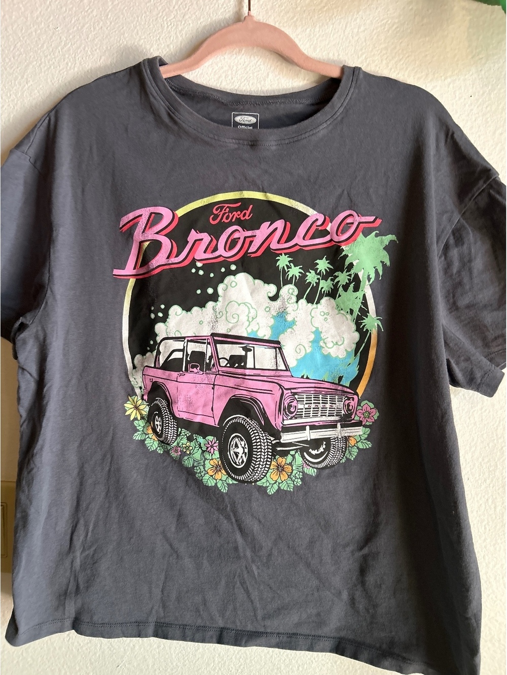 Ford Bronco Graphic T-Shirt Medium